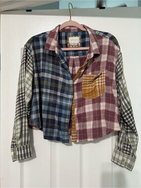 American Eagle Outfitters Multi-Color Plaid Cropped Button-Front Shirt
